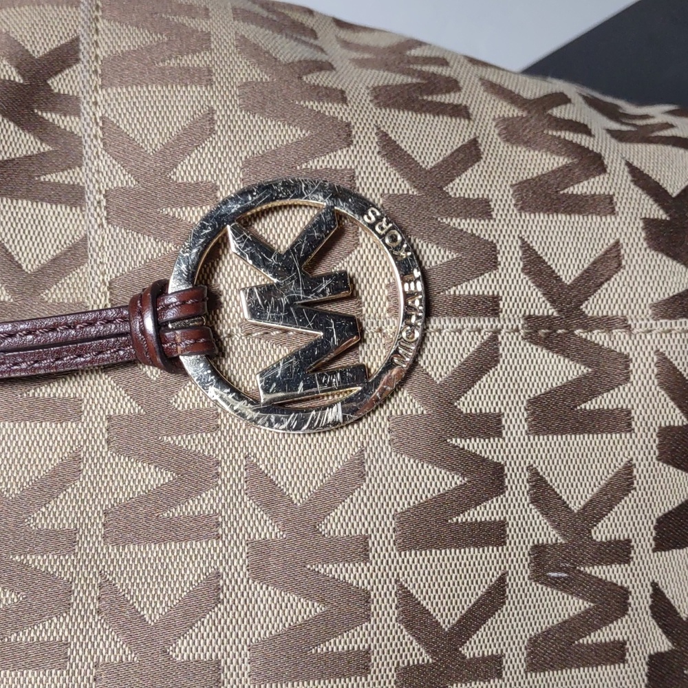 Michael Kors "Anabelle" Jet Set Signature Canvas Tote - Picture 2 of 13